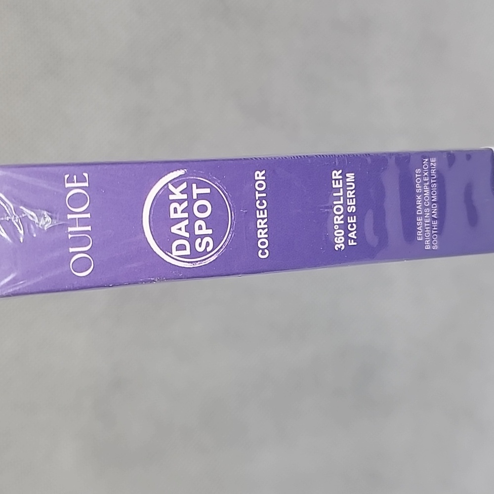 OUHOE DARK SPOT CORRECTOR ROLLER.